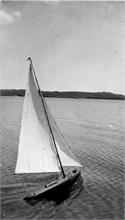 model yaucht sailing